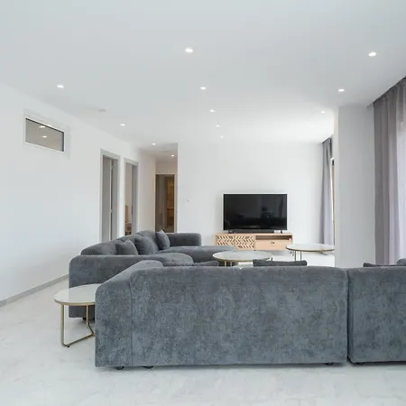 The Grand House Apartment